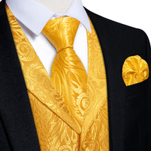 DiBanGu Harvest Gold Paisley Notched Collar Silk Mens Vest Tie Set